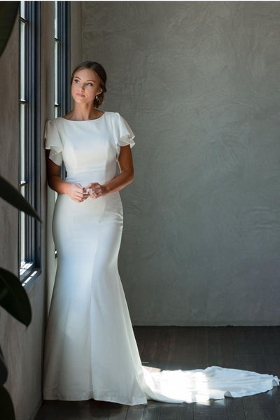 short-sleeves-modest-wedding-gown-for-women