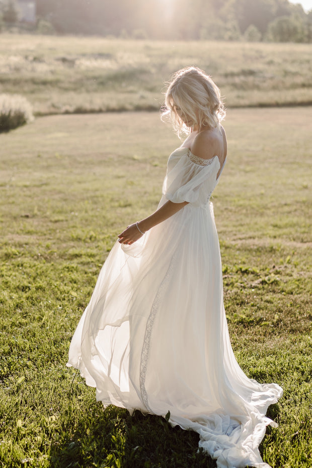 Simple Beach Bridal Dress with Off-the-shoulder Neckline