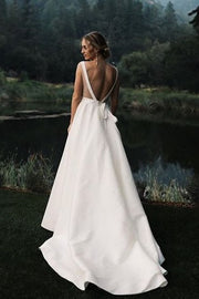 simple-outdoor-wedding-dresses-with-v-neck-1