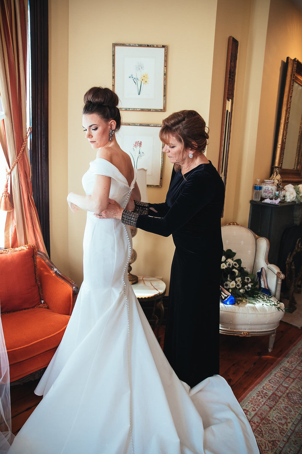 simple-satin-trumpet-wedding-gown-with-off-the-shoulder-1