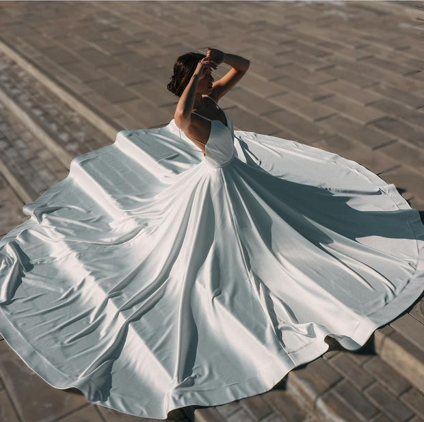 Simple White Satin Wedding Gowns with Long Train