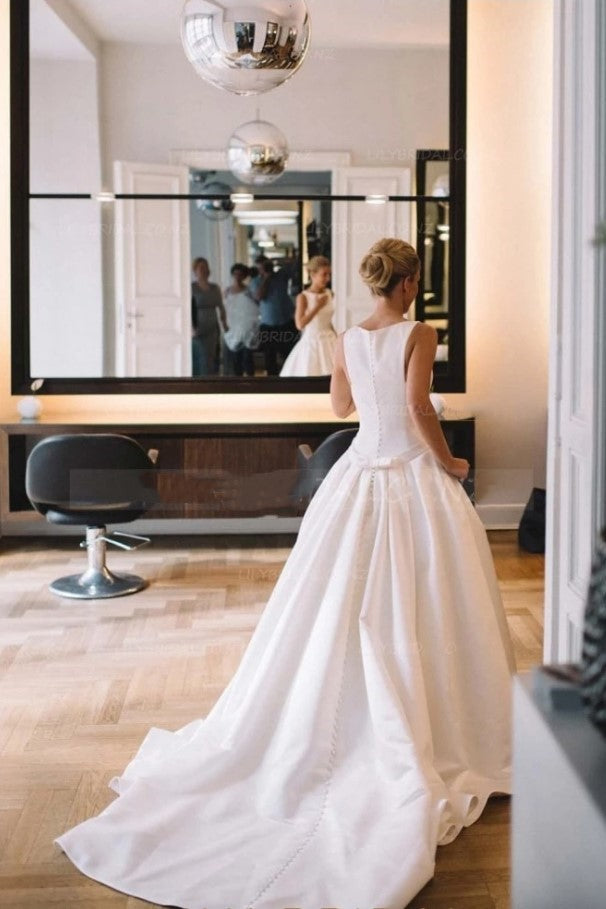 sleek-satin-bride-wedding-dress-with-box-pleats-1
