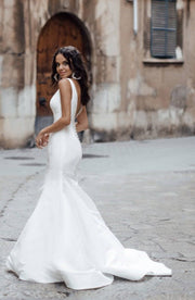 Sleek Satin Mermaid Wedding Dresses with V-neckline-1
