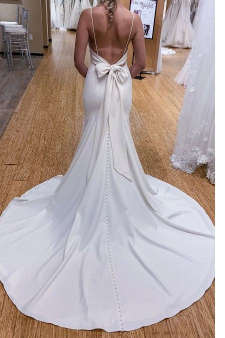 sleek-sheath-wedding-gown-with-long-train-1