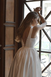 sleelveless-satin-simple-wedding-dresses-with-square-neck-1