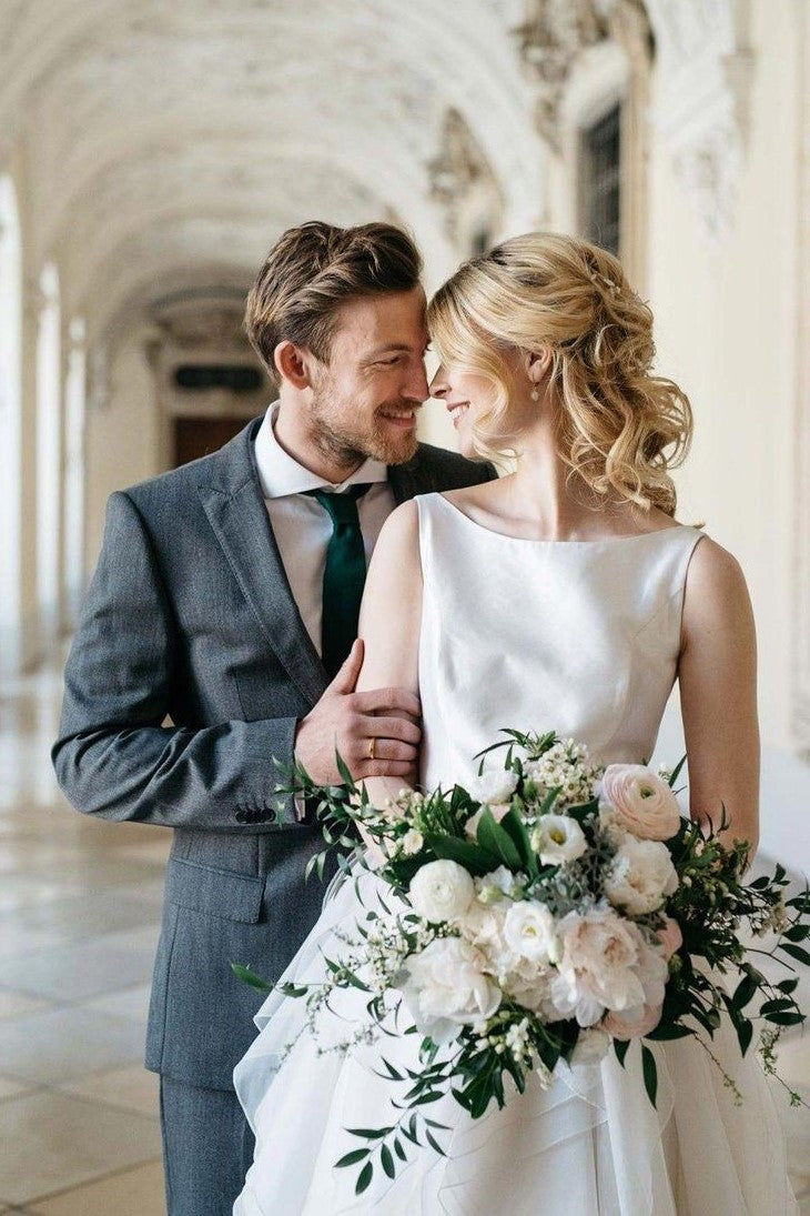 sleeveless-graden-bridal-dress-with-ruffles-tulle-skirt-1