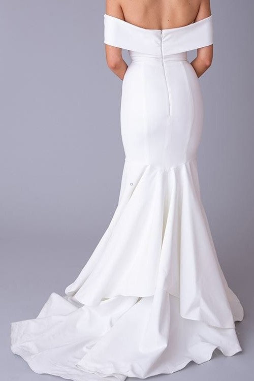 slim-fitting-simple-wedding-dresses-for-bride-2021-1