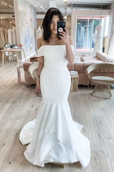 slim-fitting-simple-wedding-dresses-for-bride-2021
