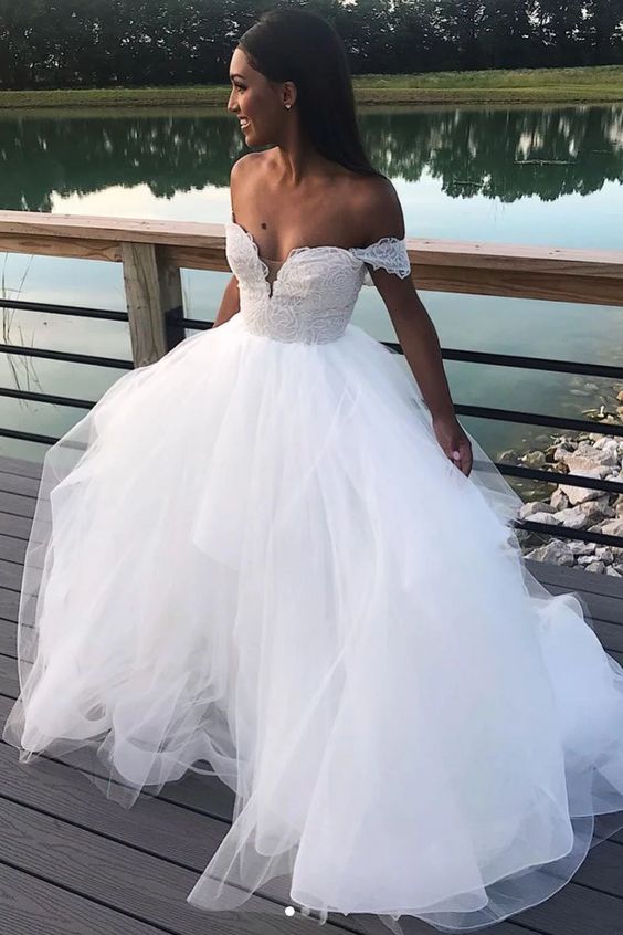 sweetheart-off-the-shoulder-bridal-dress-tulle-skirt-train