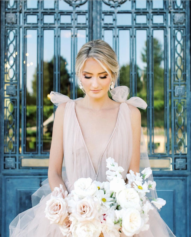 Tiered Tulle Romantic Bridal Dresses with V-neckline