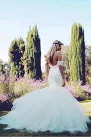 tulle-skirt-mermaid-style-wedding-dress-with-lace-off-the-shoulder-bodice-1
