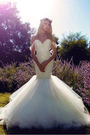 tulle-skirt-mermaid-style-wedding-dress-with-lace-off-the-shoulder-bodice