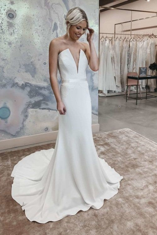 v-cut-strapless-sheath-bridal-gown-with-lace-bodice