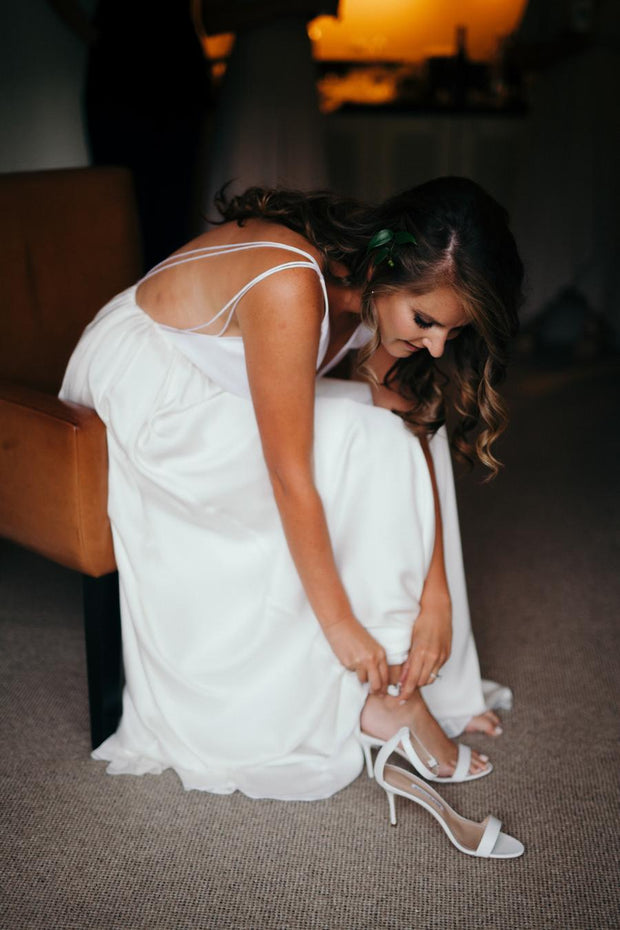 v-neckline-chiffon-long-bride-dresses-for-beach-weddings-3