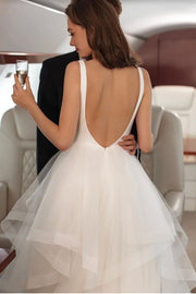 V-neckline Tulle Bride Dresses with Ruffled Skirt