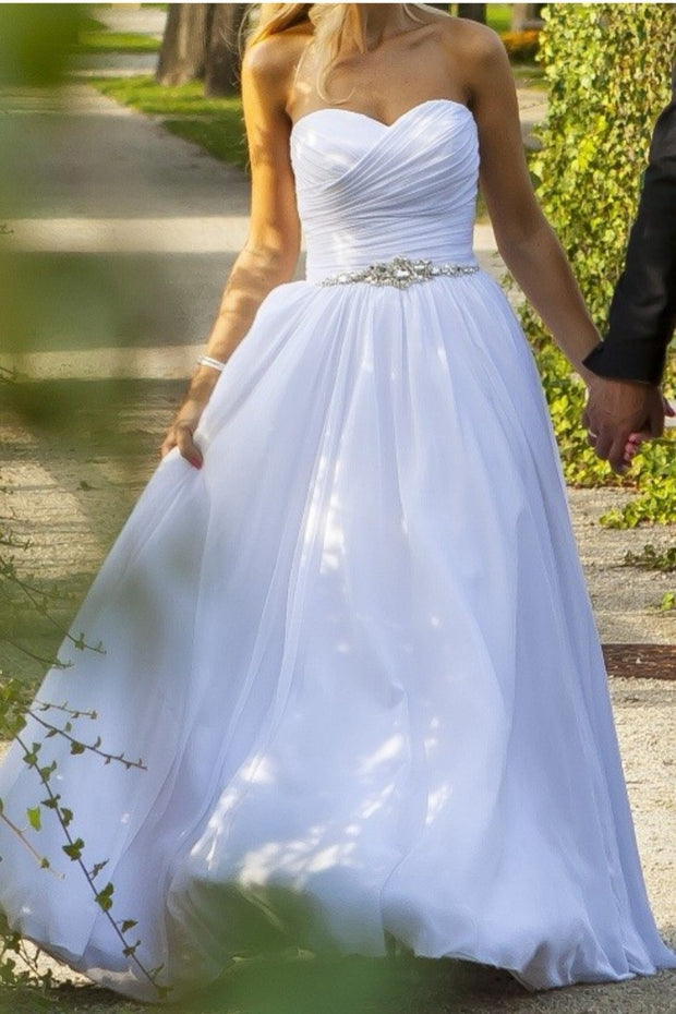white-chiffon-wedding-dresses-with-pleated-bodice