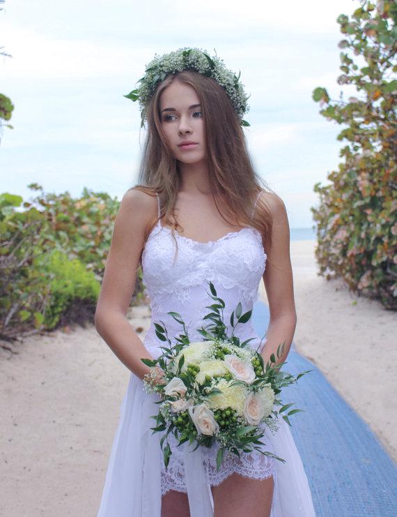 white-lace-and-chiffon-bridal-dress-for-beach-weddings-3