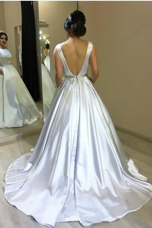 white-satin-wedding-gown-style-with-modern-pockets-1