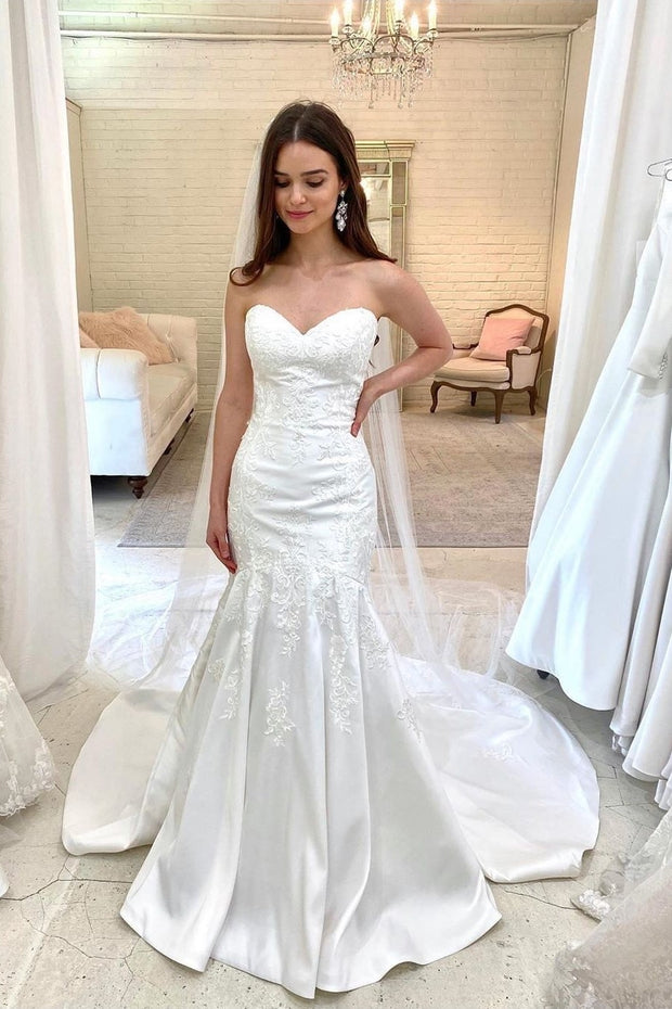 women-sweetheart-satin-bridal-dress-with-lace-bodice